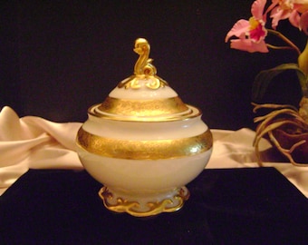 Koeniqszelt porcelain covered jar.