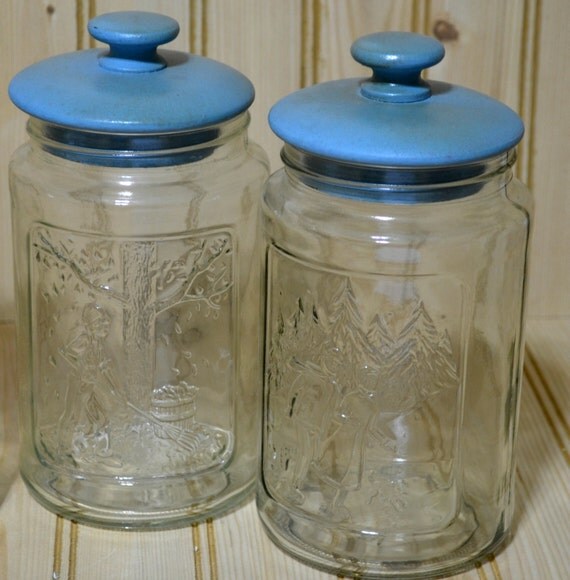 Vintage Anchor Hocking Glass Tang Jar 1970s with Wooden Lids