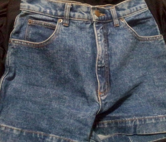 GUESS High Waisted Blue Denim Vintage Shorts Medium Wash