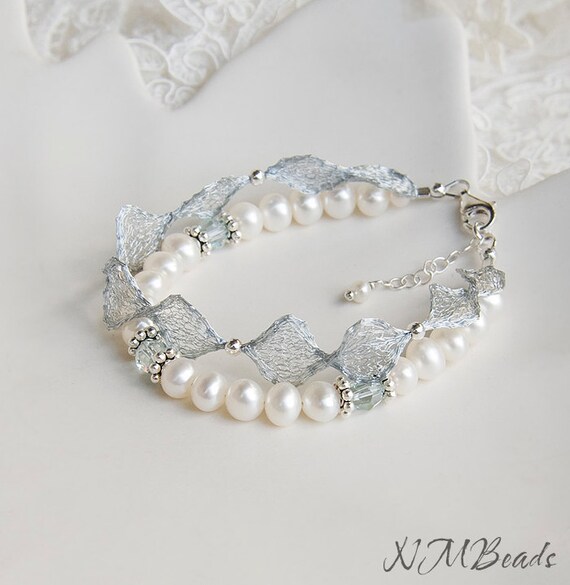Items similar to Freshwater Pearl And Crystal Beaded Bracelet With