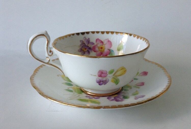 Royal Standard Fine Bone China England Lorraine by dishinit