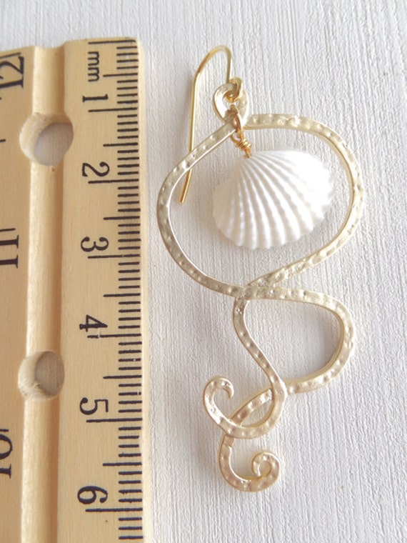 Gold Seashell Earrings main image 1