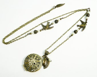 Sautoir collier médaillon pendentif porte photo,oiseaux bronze,perles ivoires, bijou bronze vintage rétro