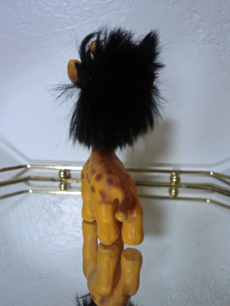 troll giraffe toy