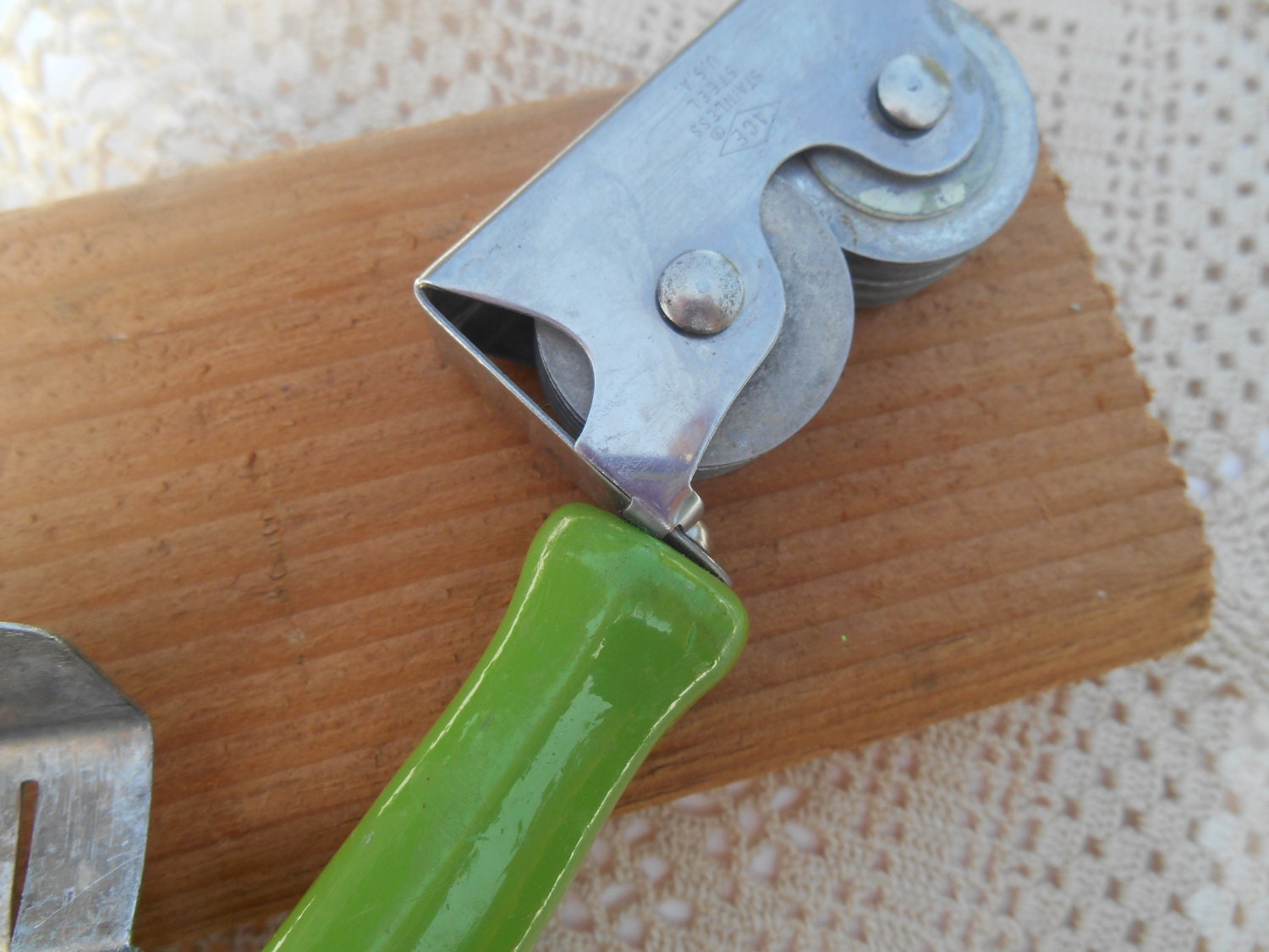 ACE Knife Sharpener with Green Wooden Handle and Egg Slicer