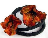 Felted necklace black orange, collar hand felted  felt, black orange