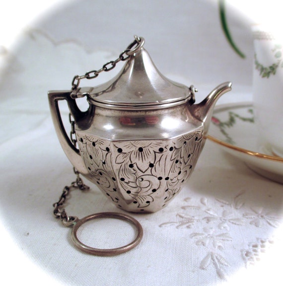 Vintage STERLING TEA BALL ster Sterling Silver Etched Tea