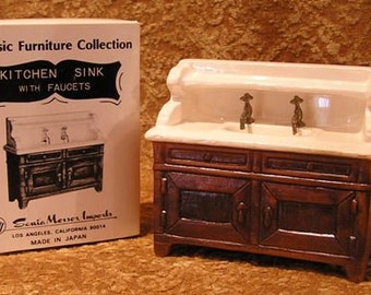 Porcelain Dollhouse Sink by Sonia Messer (902)