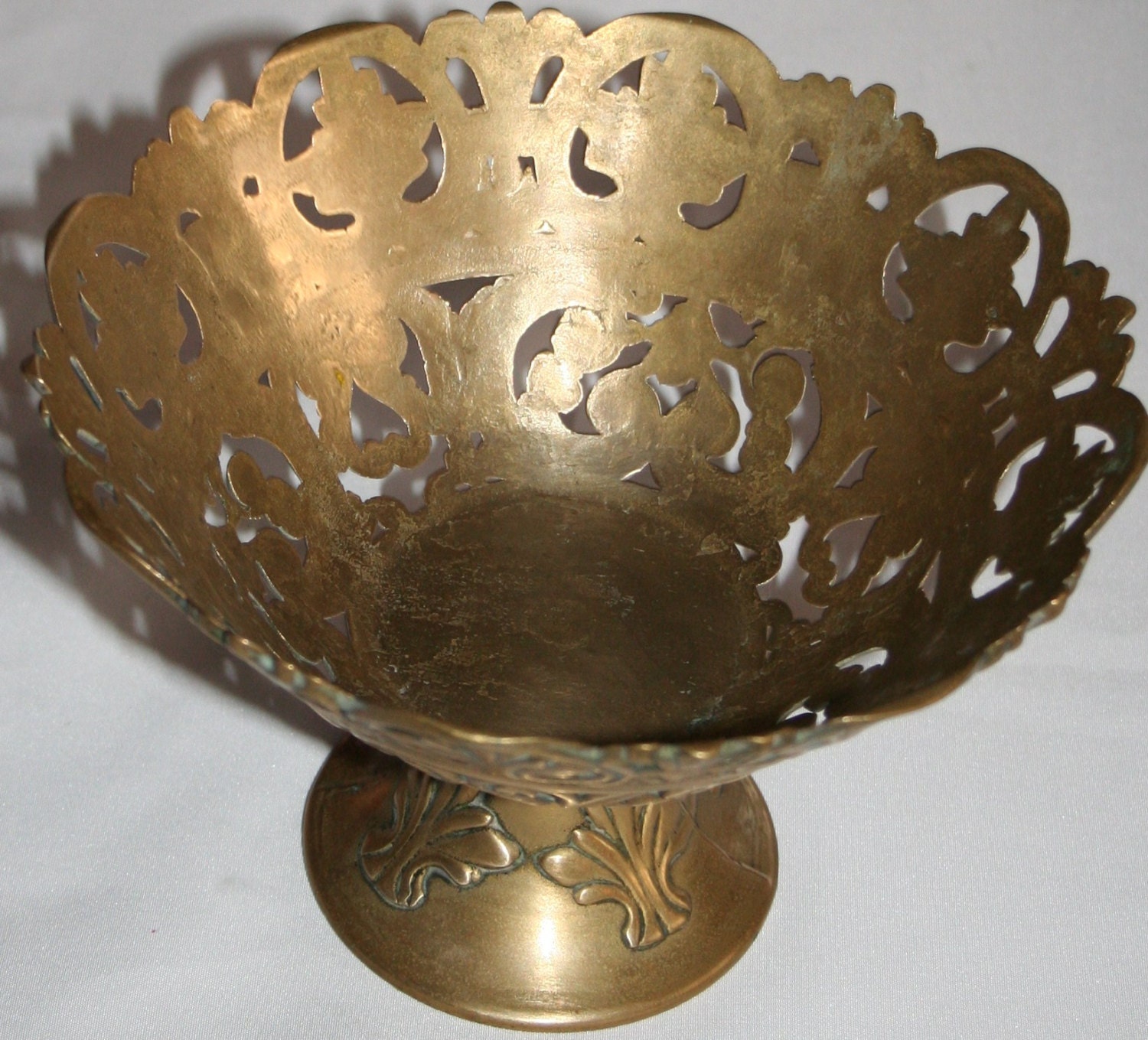 A Vintage Heavy Brass Decorative Bowl.
