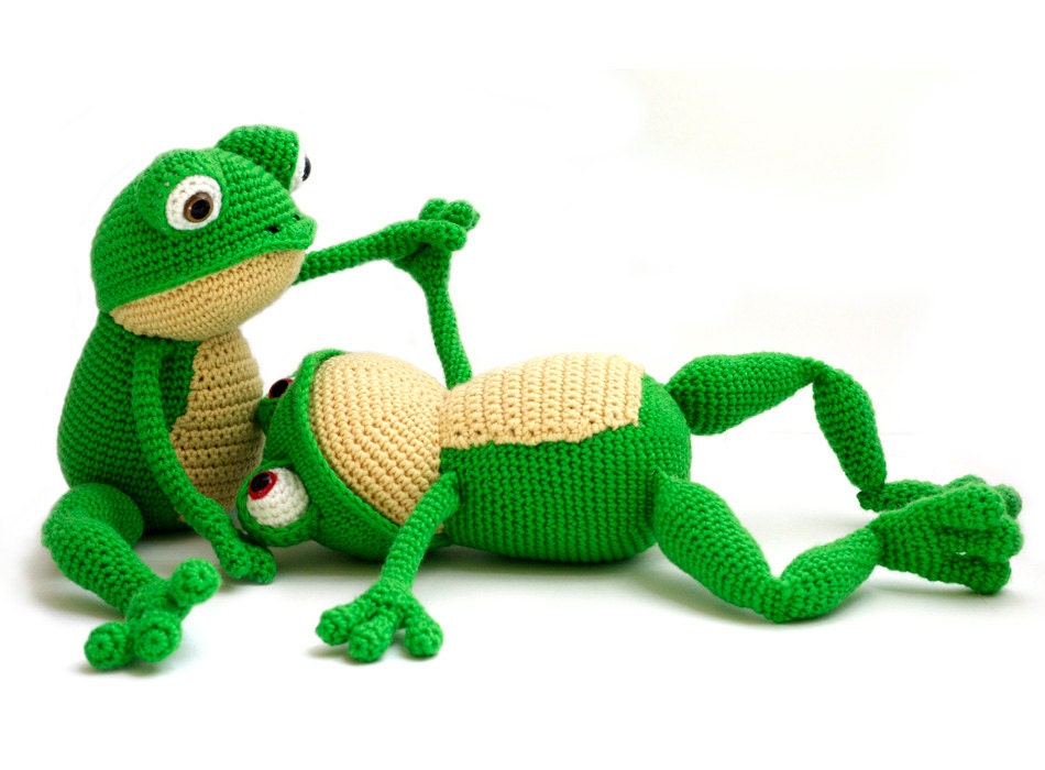 frog plush crochet