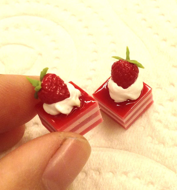Miniature Sweet Cake Strawberry 5pcs For Deco by SweetieTiny