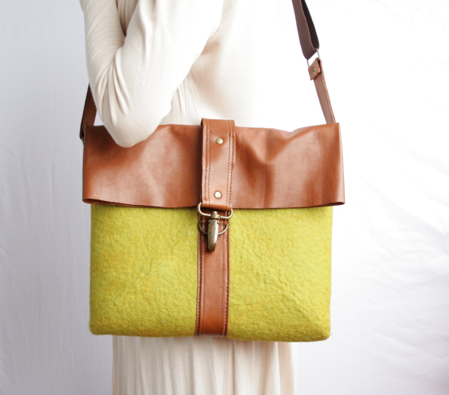 leather slouchy shoulder bag