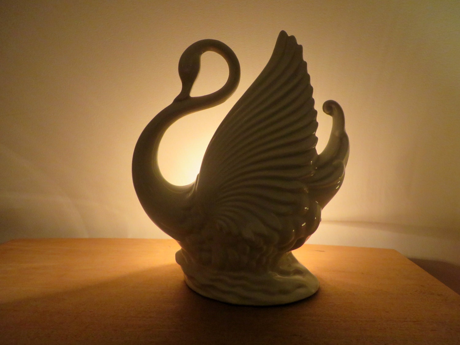 Vintage White Swan TV Lamp Maddux of California by RandCVintiques
