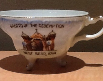 Vintage collectible souvenir tea cup from the Grotto of the Redemption in West Bend, Iowa. Painted ceramic w/ beautiful, detailed graphics.