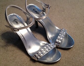 fioni silver heels