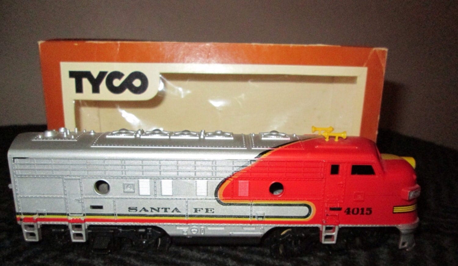 Train Santa Fe Tyco Engine 4015 Electric Vintage Toy