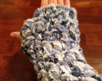 Handmade fingerless gloves. Special: sparkle yarn!