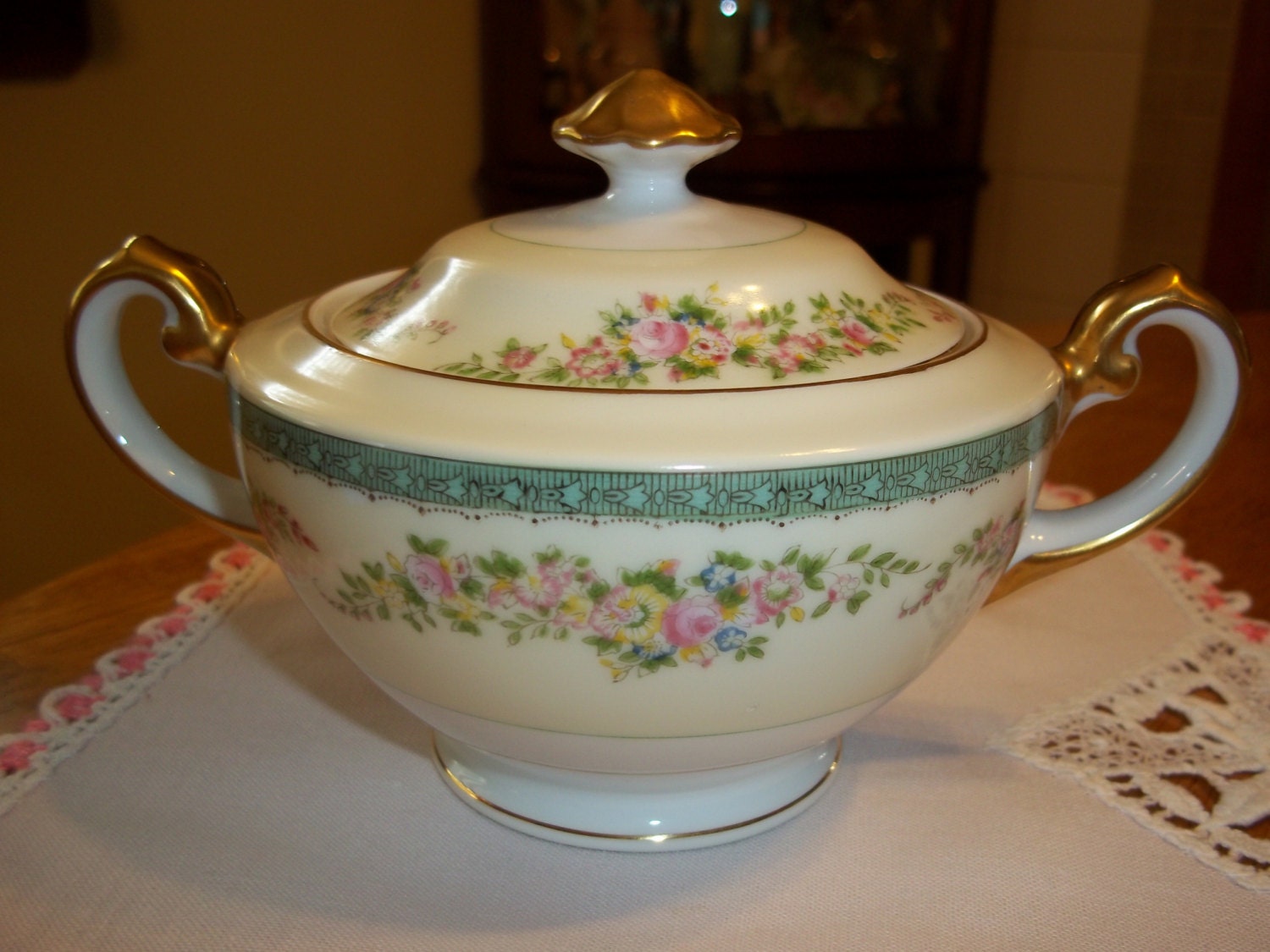 SaleVintage Meito China Sugar Bowl with Lid by TheLittleNookShop