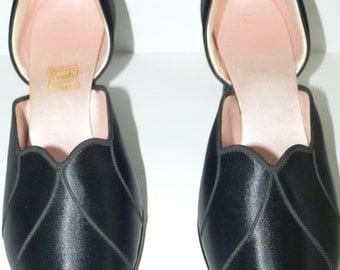 1940s Daniel Green Boudoir Slippers Black Satin Like New