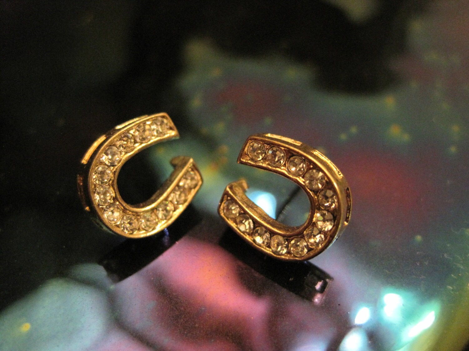 8g horseshoe earrings