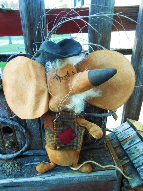 Sheriff Rupert Thibideau, Primitive Mouse Doll  FAAP OFG