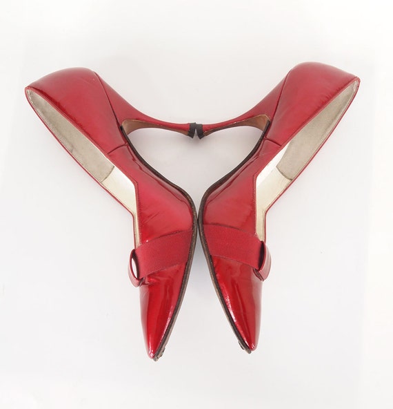 candy apple red pumps