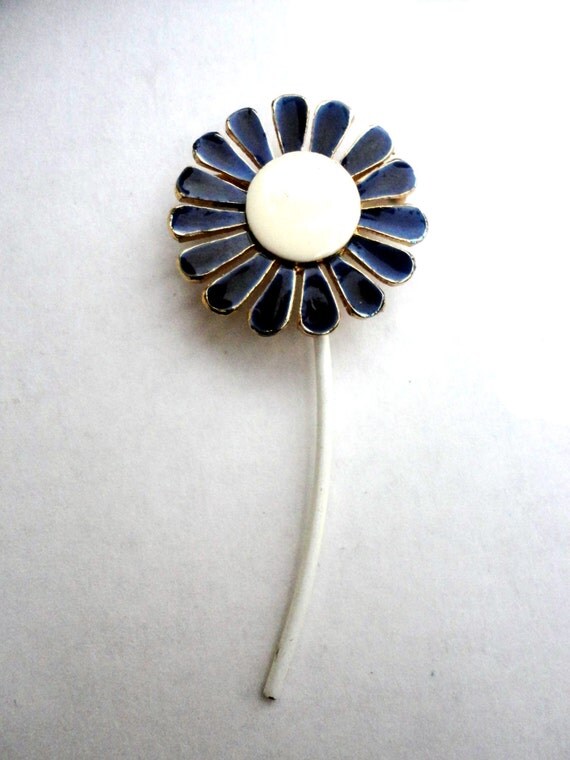 vintage Enamel FLOWER Pin with stem Brooch purple daisy