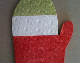 Textured mitten shaped trivet/cheeseboard