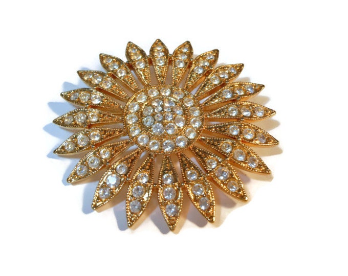 FREE SHIPPING Rhinestone daisy brooch, sparkling rhinestone and gold plate daisy pin with 87 rhinestones circle flower