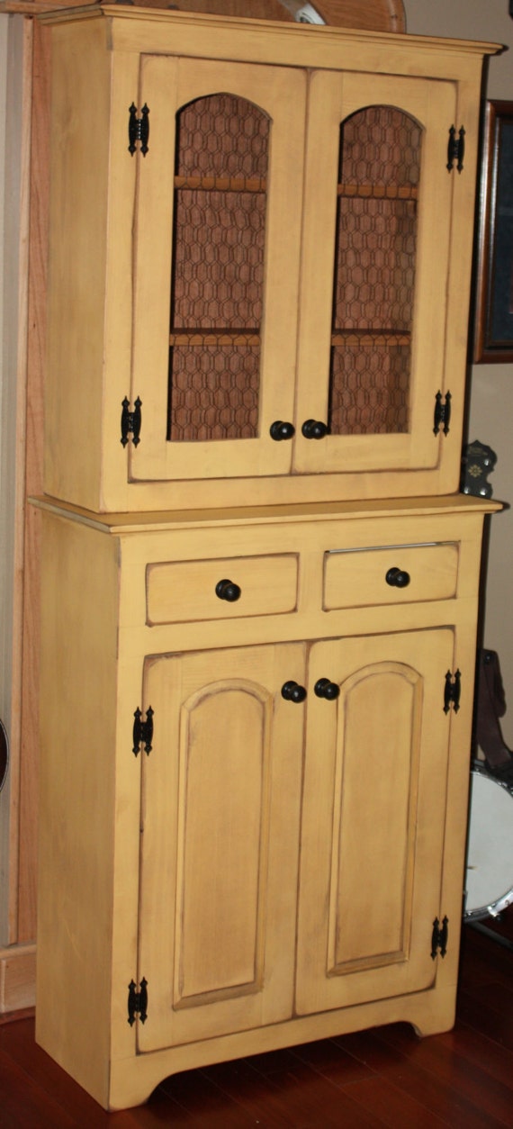 Hutch FREE SHIPPING Chicken Wire Arched Country