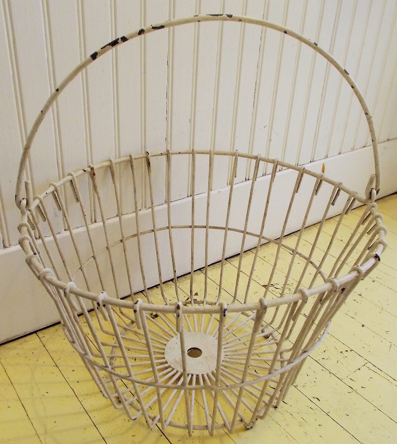 Vintage Metal Wire Bucket or Basket with Handle in White Wash