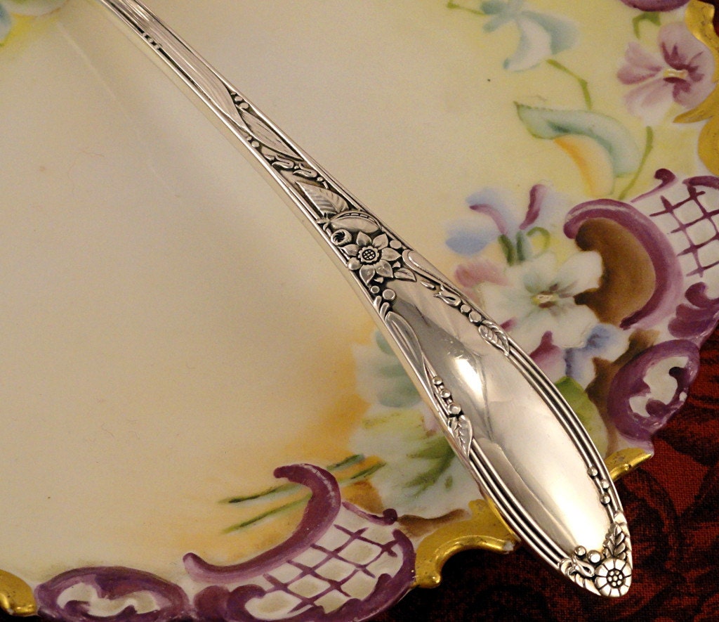 1934 Art Deco Gravy Ladle Heirloom Plate CHATEAU Vintage Silver Plate
