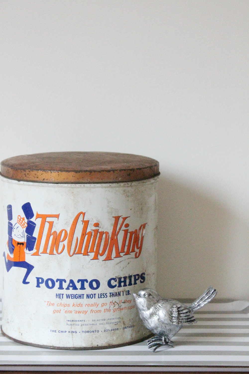 Vintage large tin potato chip tin 1 lb retro mid century tin