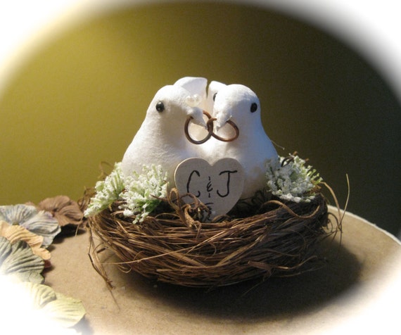 Personalized Rustic Wedding Cake Topper with Wedding Dove Couple in Nest in Choice of Two Colors