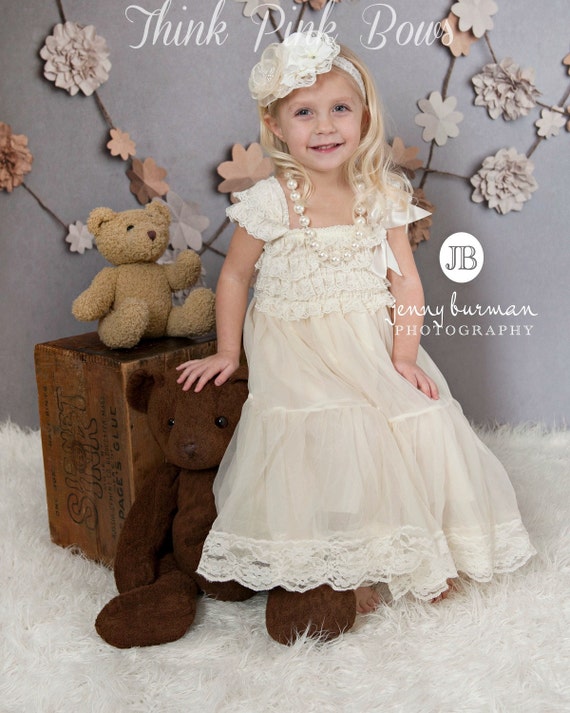 flower girl dress, petti lace dress,baptims dress,Christmas dress,Birthday dress,Ivory lace dress,Bithday outfit,Ivory girl dress,baby dress by ThinkPinkBows