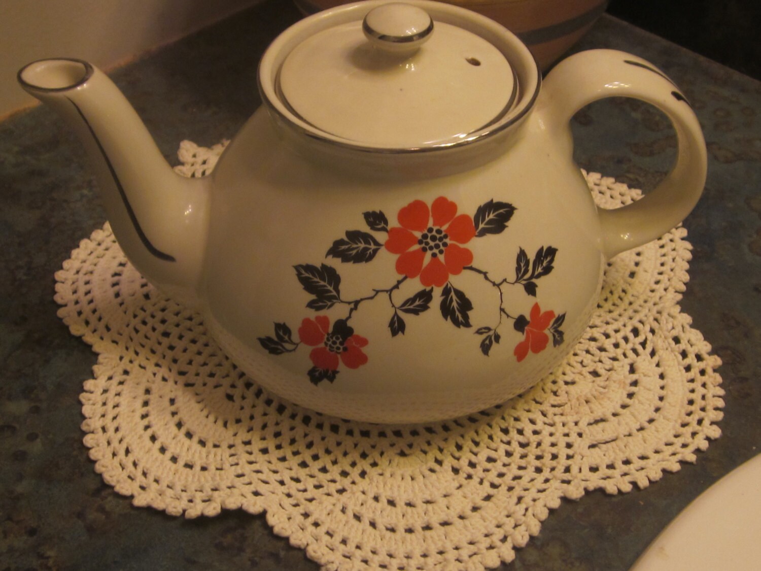 Vintage Hall Superior Red Poppy New York Teapot 1930 Era Haute Juice