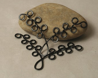 Handmade hammered blackened brass leaf dangle/connector, one piece (item ID LBT55x35)