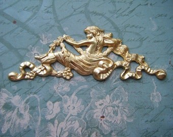Victorian Emerald Mermaid Pendant in 18ct Yellow Gold - Mixed Cut, with