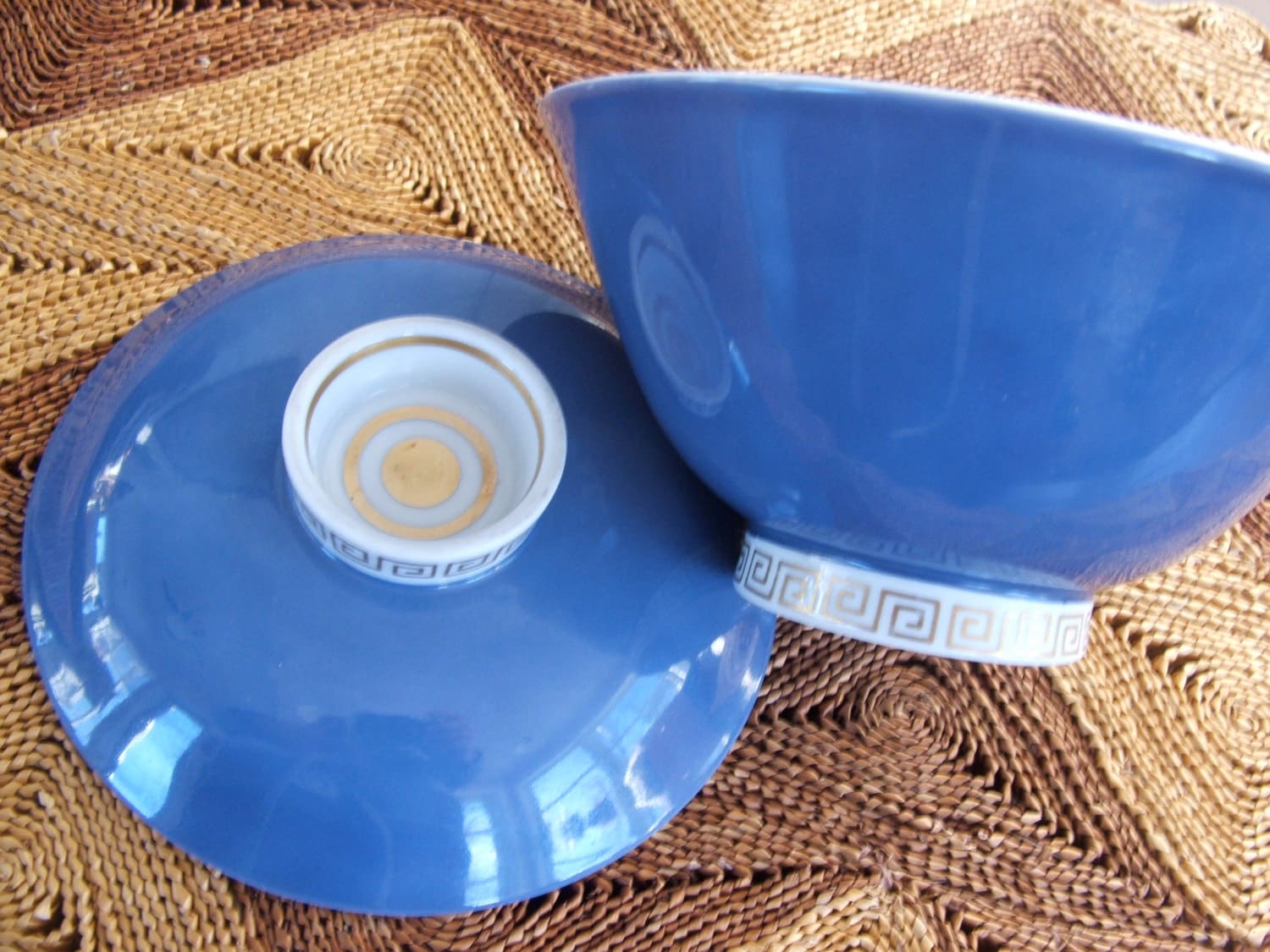 Vintage Ceramic Japanese Soup Bowl with lid blue and