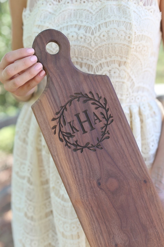 Personalized Monogrammed Cutting Board Christmas Gift Bridal Shower Gift Wedding Gift Engraved Laurel Wreath (Item Number MHD20021) by braggingbags