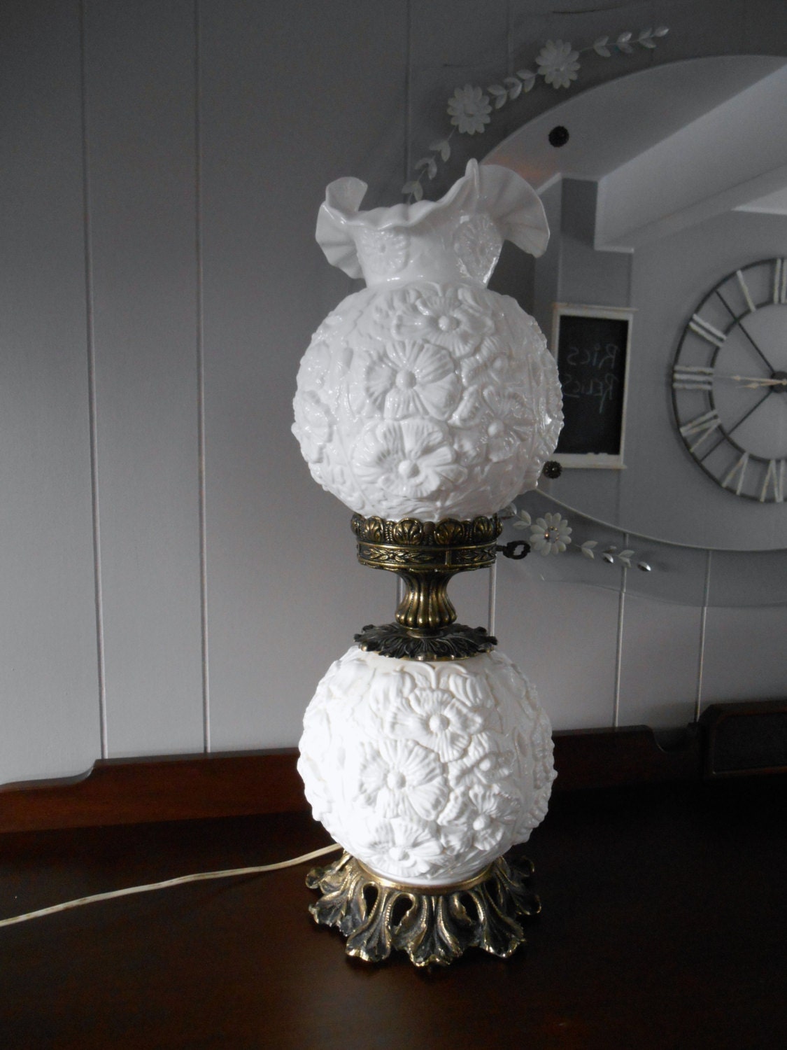 Vintage Milk Glass Gone With The Wind Poppy Lamp