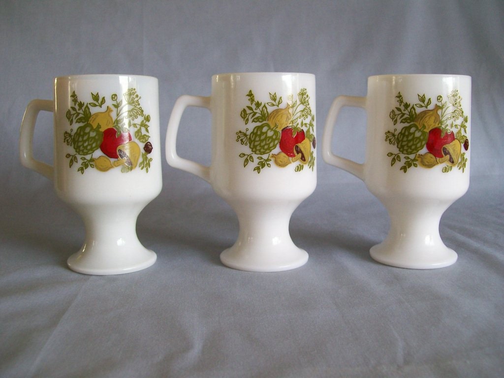 Federal Glass Spice o’ Life Pedestal Mugs Set of 3 Opal Glass Milk