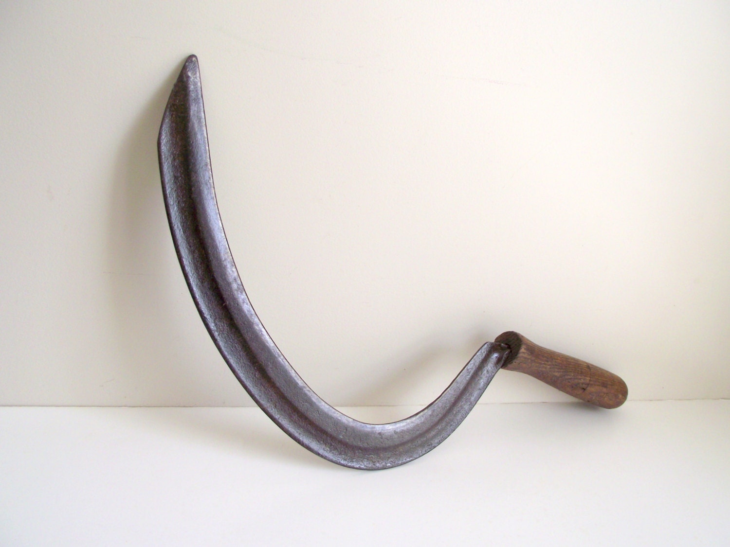 Grain Sickle / Vintage Collectible Farm Tool / Rustic Farming