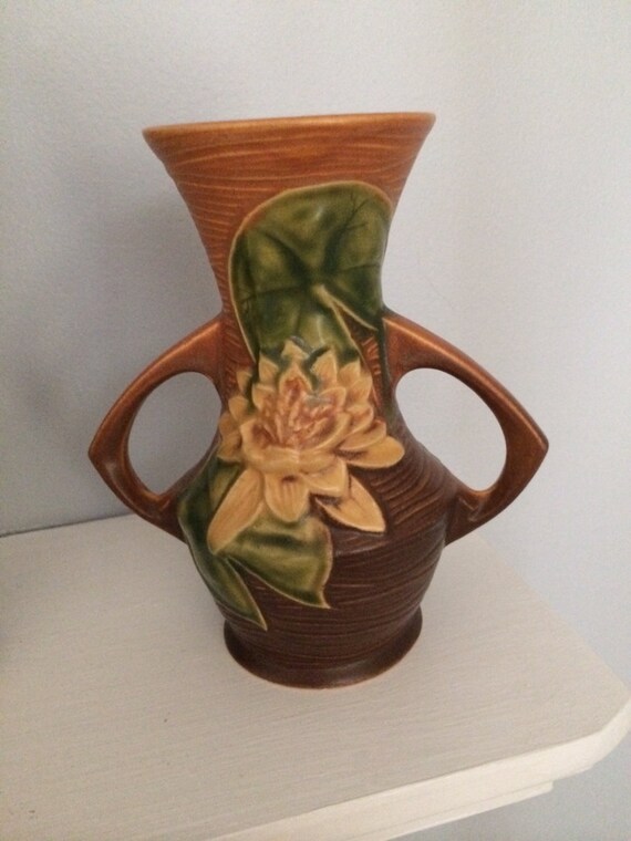 VIntage 6 Roseville USA Water Lilly Vase model by ModerneAmericana