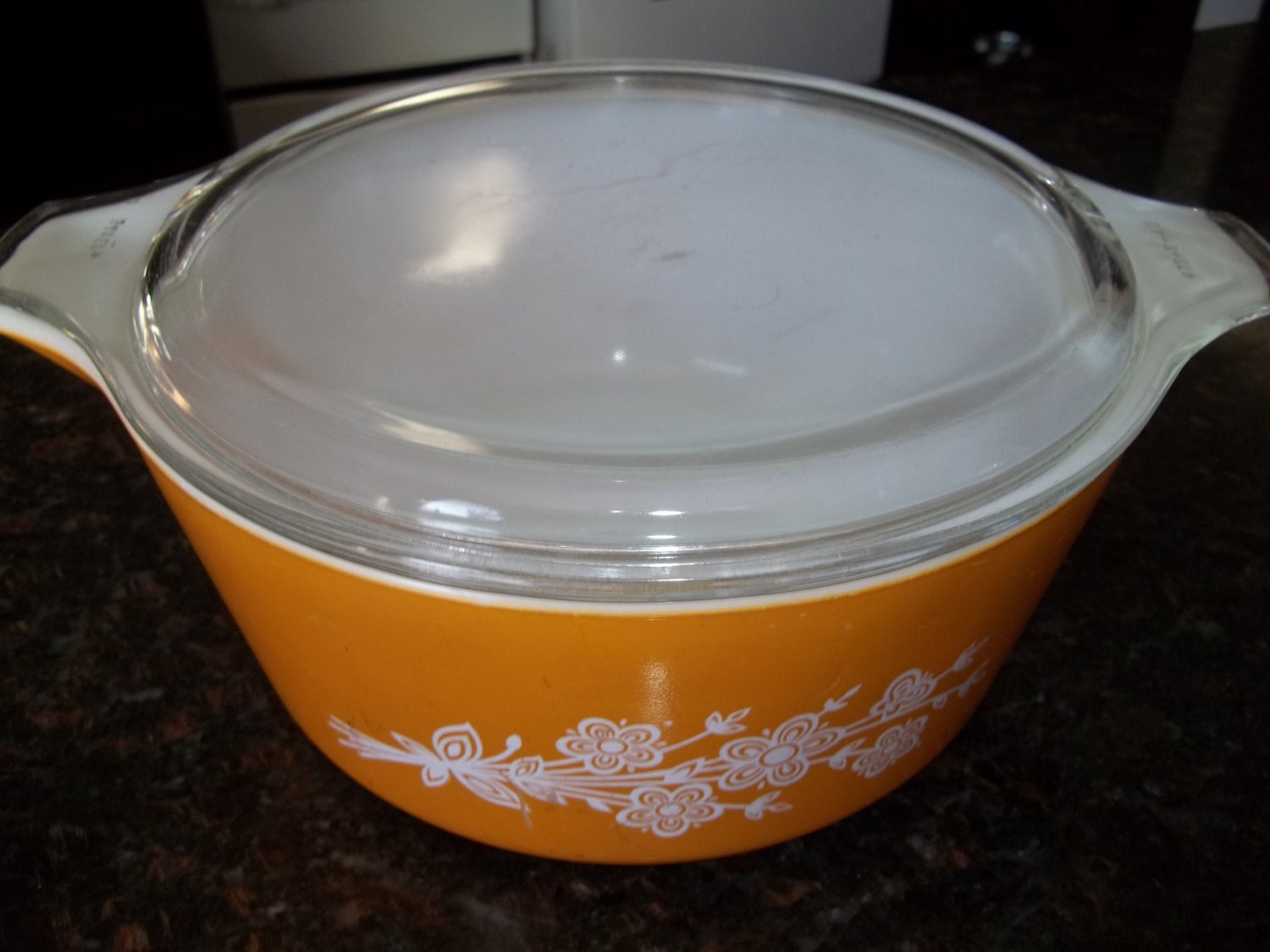 Golden Butterfly With Lid Pyrex 475-B 2.5 Quart Vintage