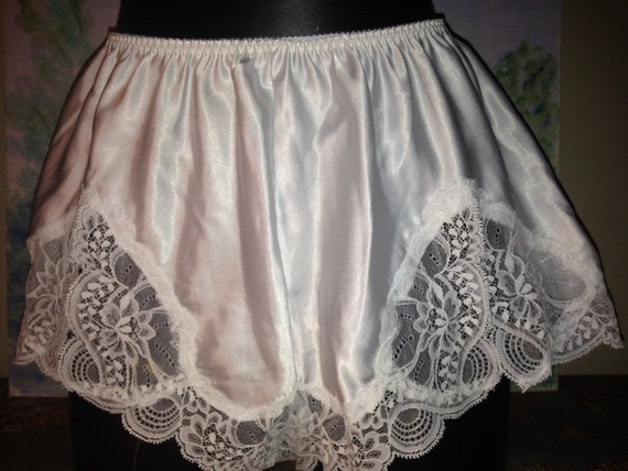 Vintage White Satin Lace Tap Panties Size 6 Medium by jgennett