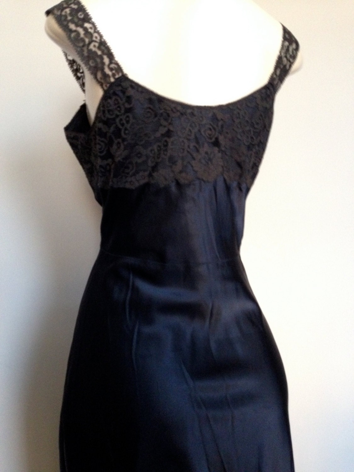 Vintage 1940s Black Liquid Satin Pinup Slip S 34 – Haute Juice