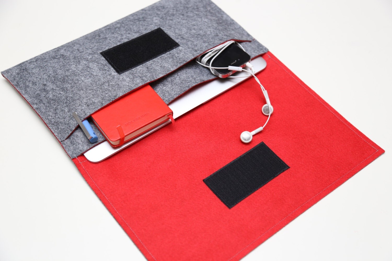 13 inch Macbook AIR / 11 MacBook Air Sleeve Bag by WeirdOldSnail