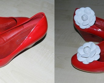 Leather flower Camelia shoe clips, genuine leather flower shoe clips.