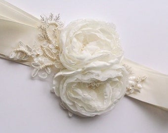 IVORY Flower Sash, Wedding Flower Sash, Bridal Sash, Wedding Belt, Bridal Dress Sash, Lace, Pearls, Rose Sash, Bridal Dress Accessories